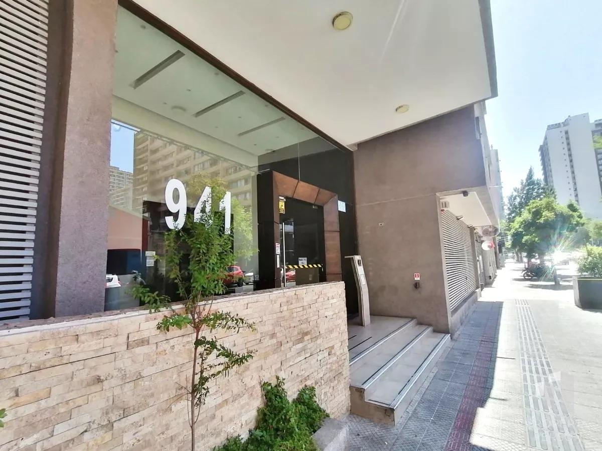 Se Vende Excelente Departamento 1d,1b, Portugal- Santiago